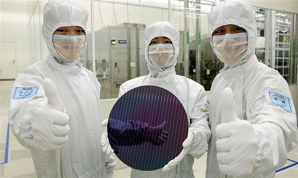 追赶三星Intel 国产芯片攻克14nm工艺难关